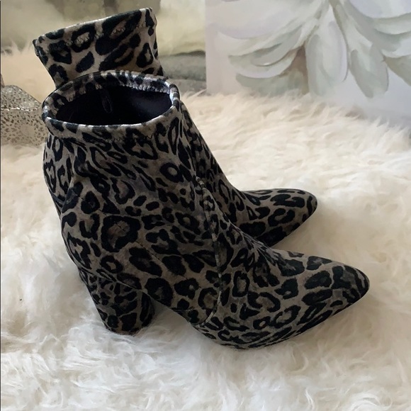 Cheetah heeled booties - Picture 2 of 3